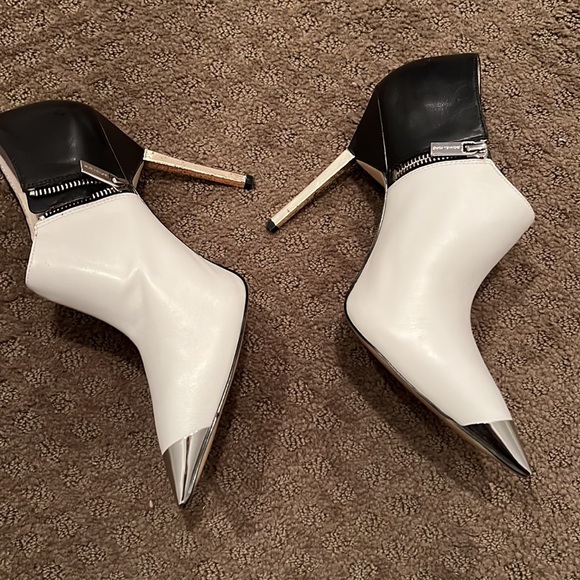 Never worn Michael Michael Kors heel shoe boot - Picture 2 of 3